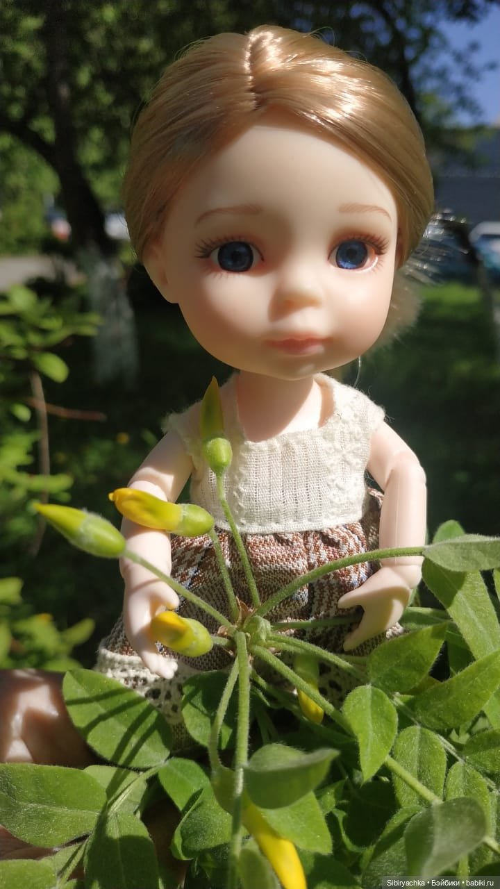 Майская прогулка Лизоньки и Полины