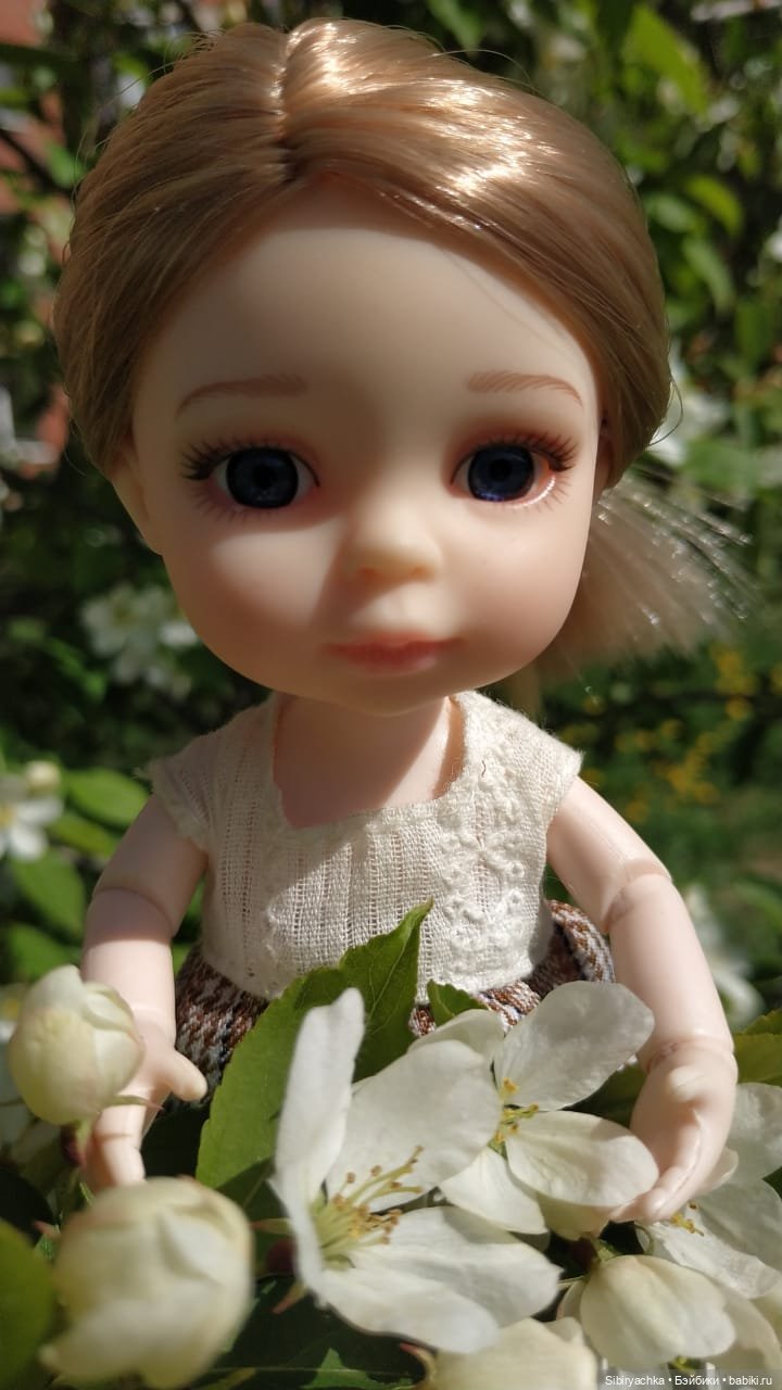 Майская прогулка Лизоньки и Полины