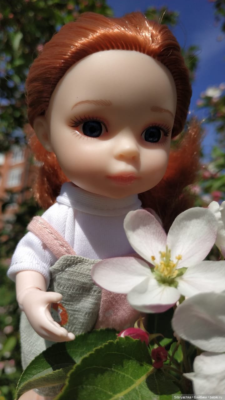 Майская прогулка Лизоньки и Полины