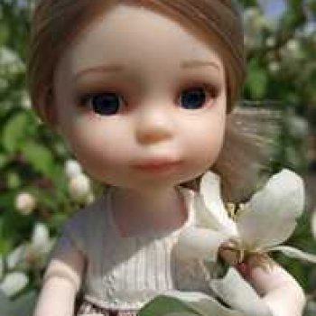 Майская прогулка Лизоньки и Полины.