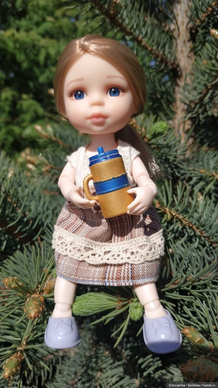 Первая летняя прогулка Лизоньки и Полины