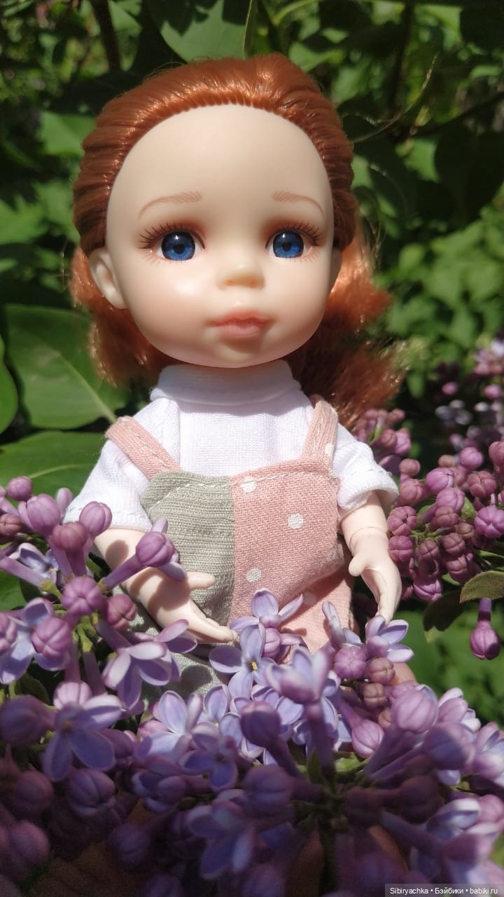 Первая летняя прогулка Лизоньки и Полины