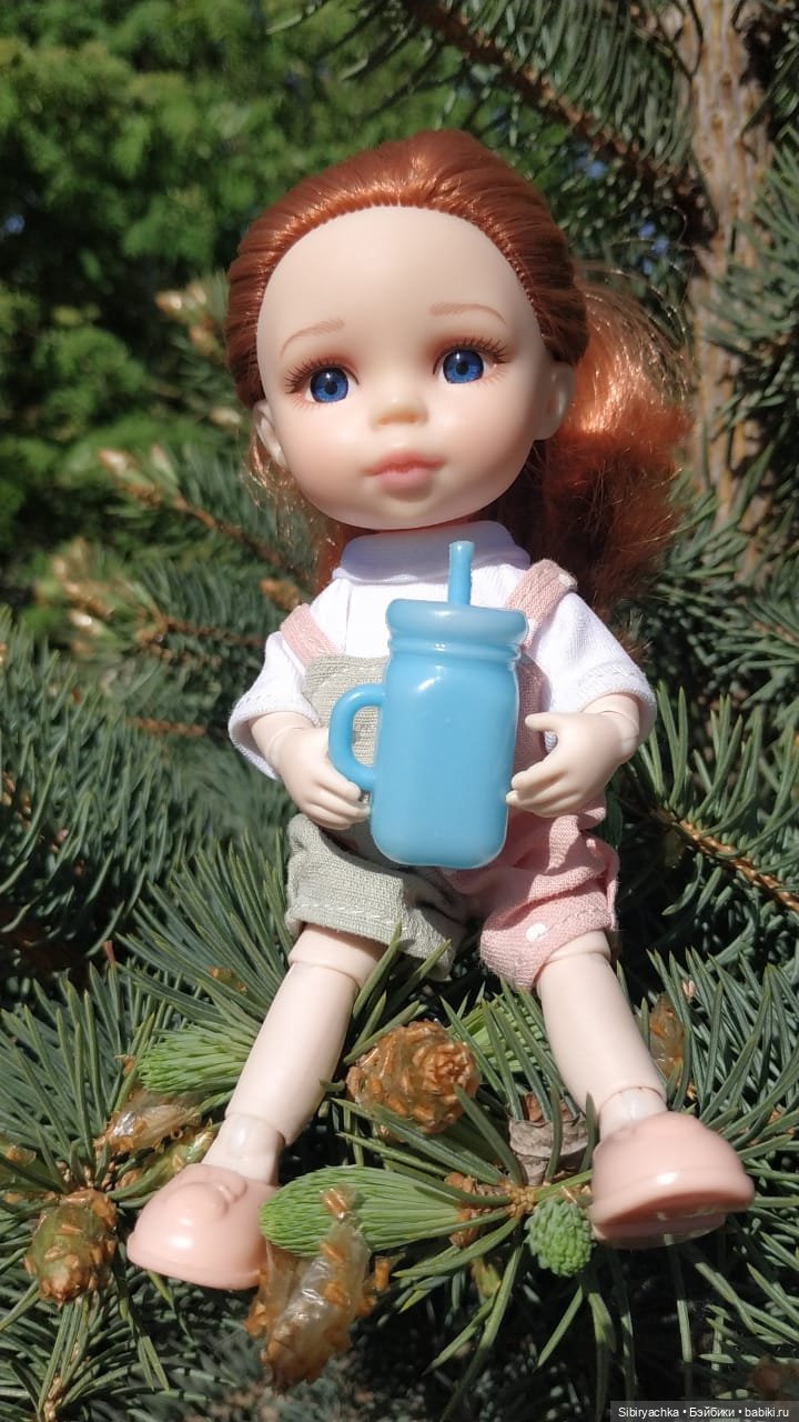 Первая летняя прогулка Лизоньки и Полины