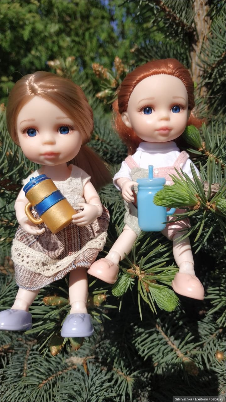 Первая летняя прогулка Лизоньки и Полины