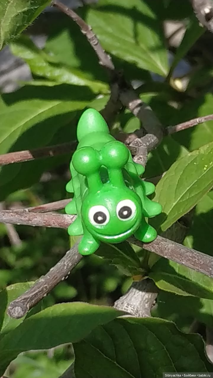 Первая летняя прогулка Лизоньки и Полины