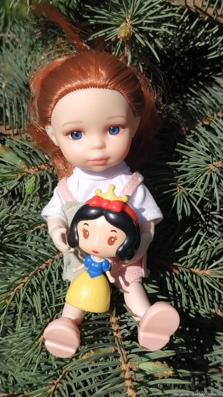 Первая летняя прогулка Лизоньки и Полины