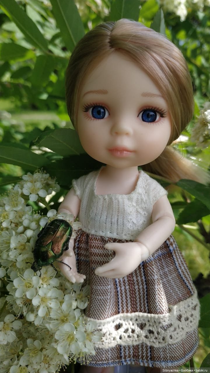 Первая летняя прогулка Лизоньки и Полины