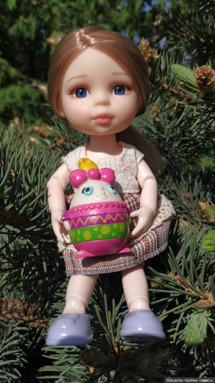 Первая летняя прогулка Лизоньки и Полины