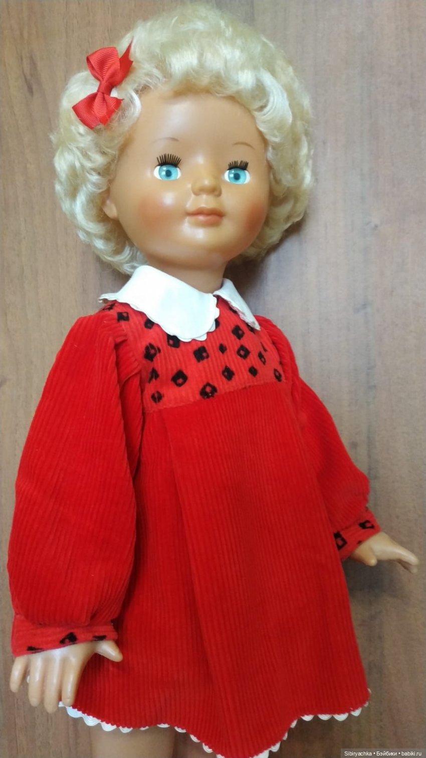 Жёлтые и красные наряды девочек из прошлого (фото 7)