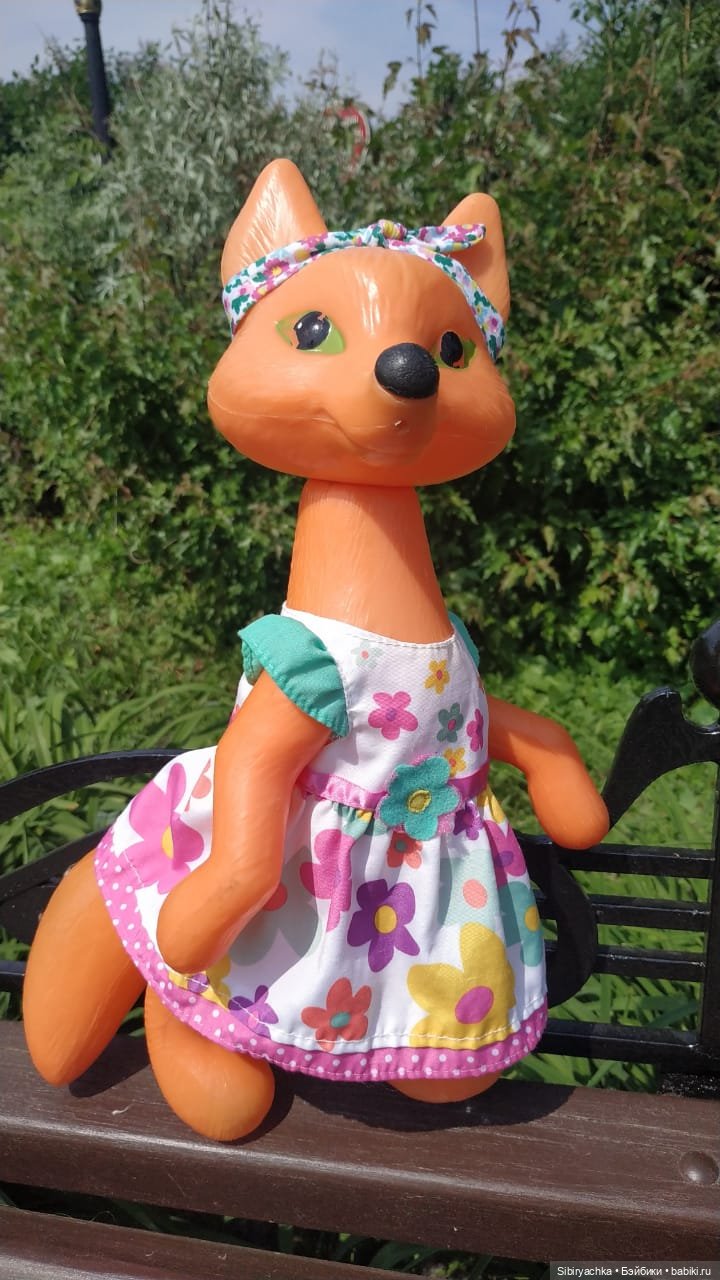 Котофей Иванович и Лиса Патрикеевна гуляют по городу (фото 5)