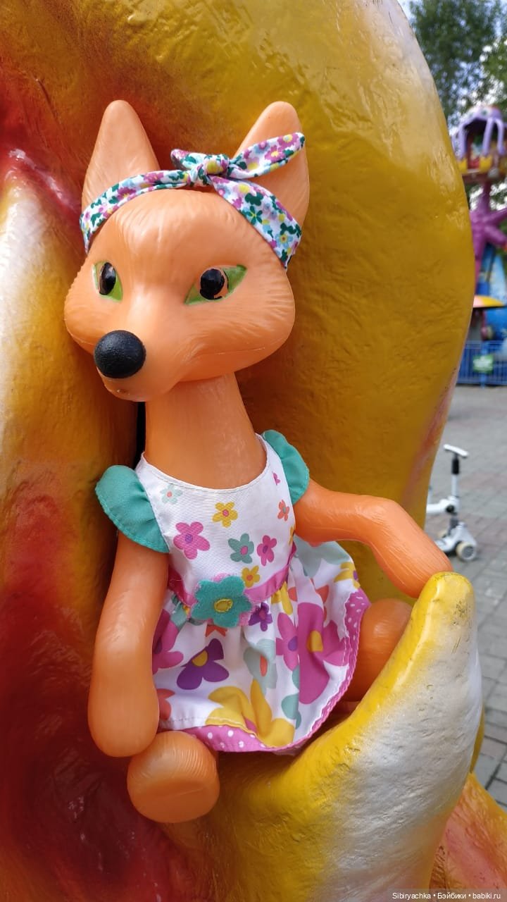 Небольшая прогулка Лисы Патрикеевны по городу (фото 3)