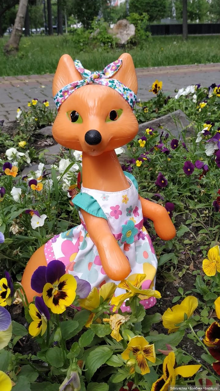 Небольшая прогулка Лисы Патрикеевны по городу