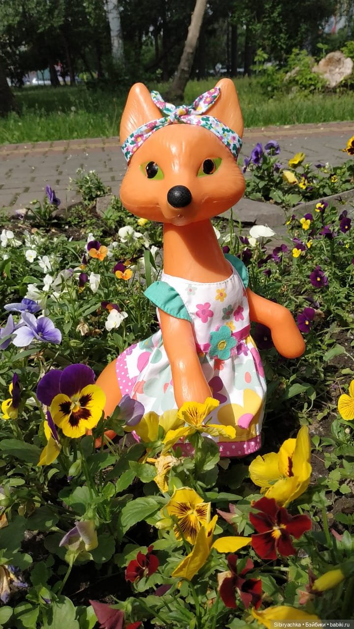 Небольшая прогулка Лисы Патрикеевны по городу