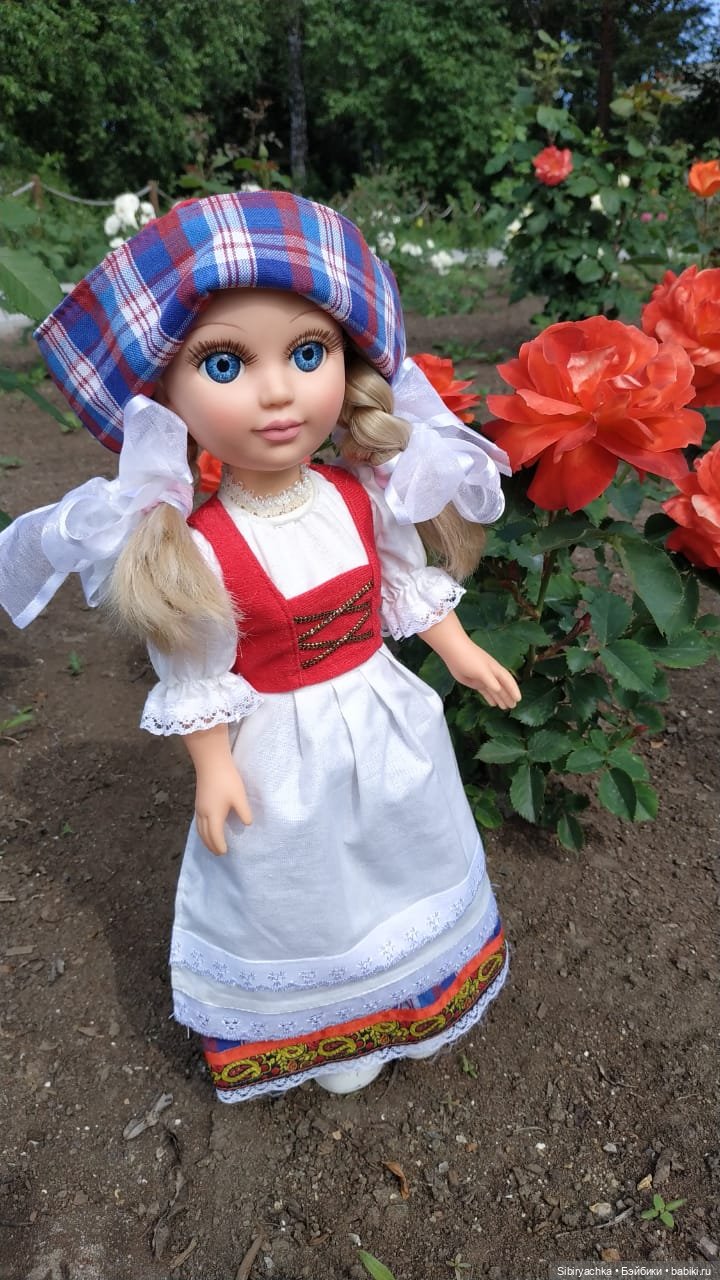 Настенька на прогулке — Российские куклы Весна