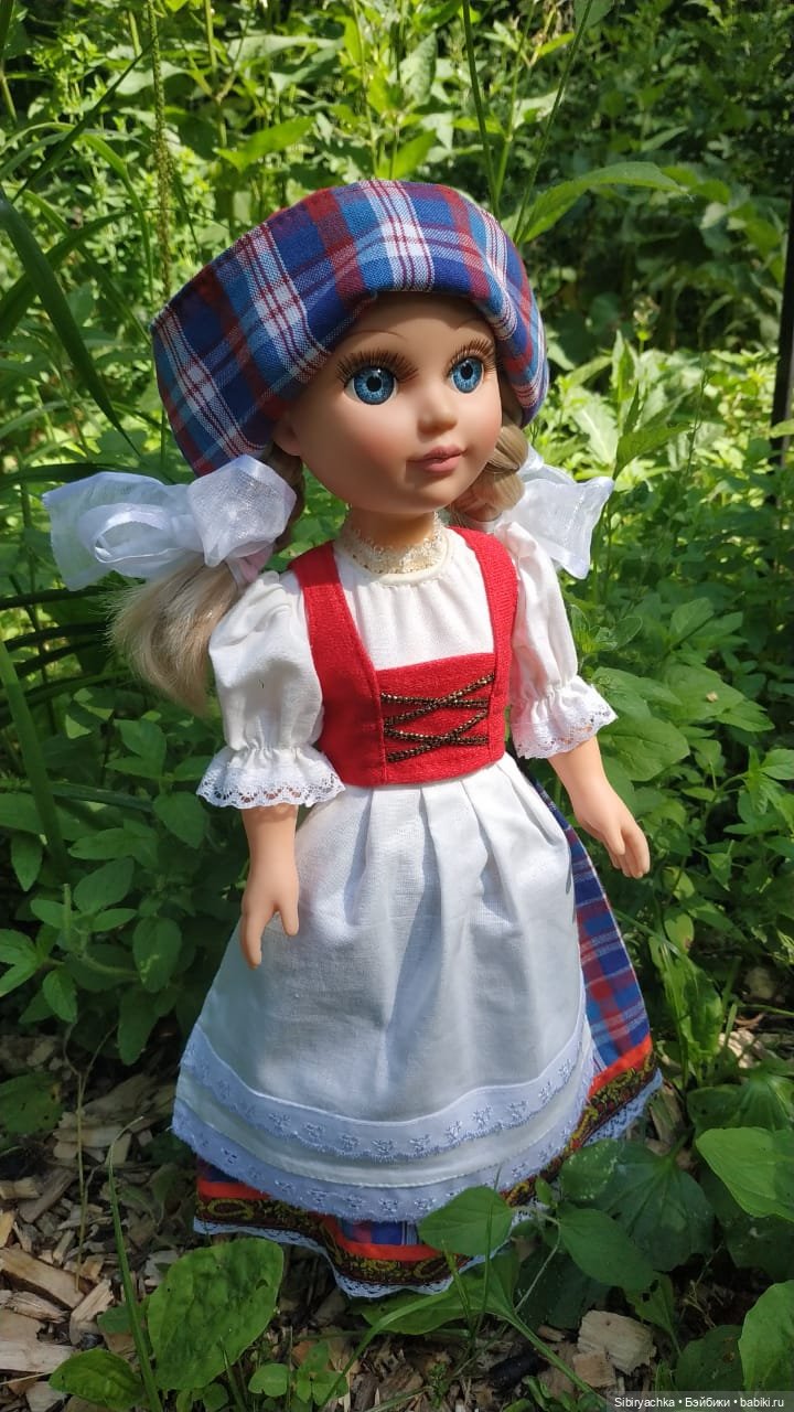 Настенька на прогулке — Российские куклы Весна (фото 4)