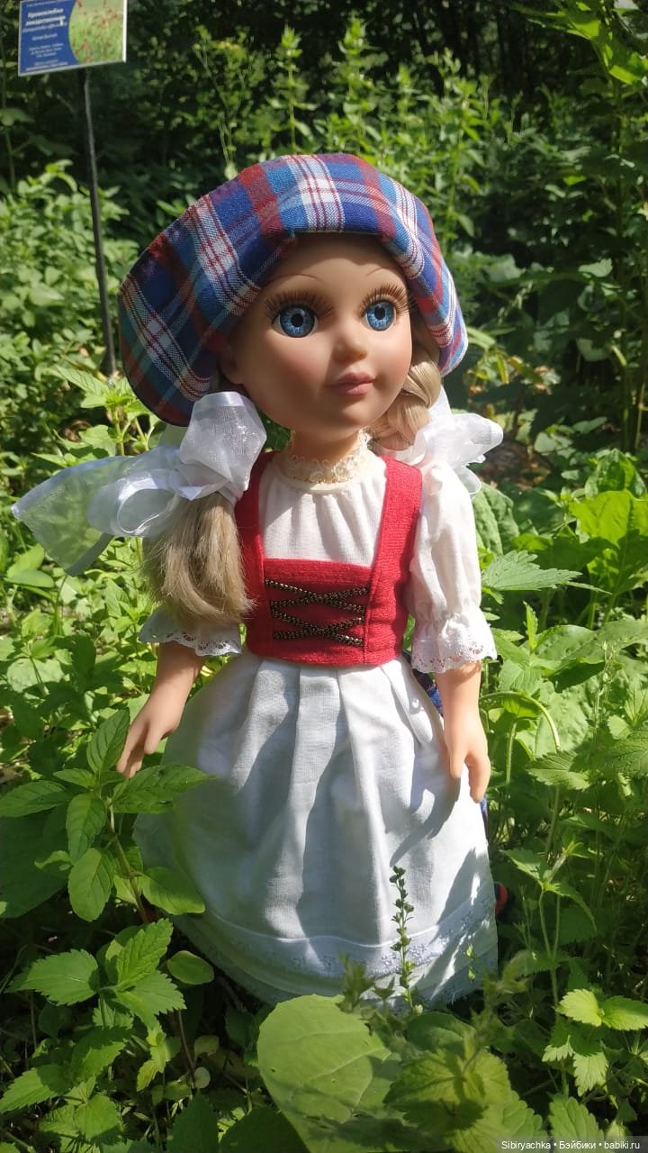 Настенька на прогулке — Российские куклы Весна (фото 2)