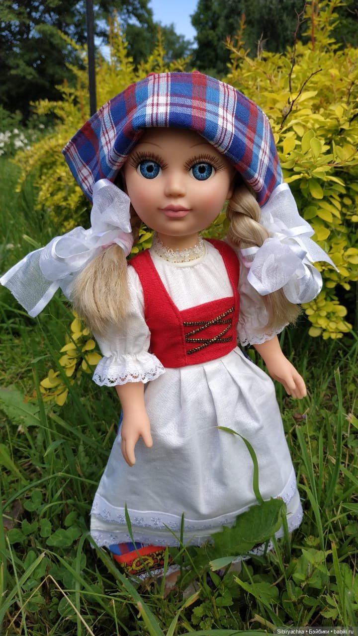 Настенька на прогулке — Российские куклы Весна