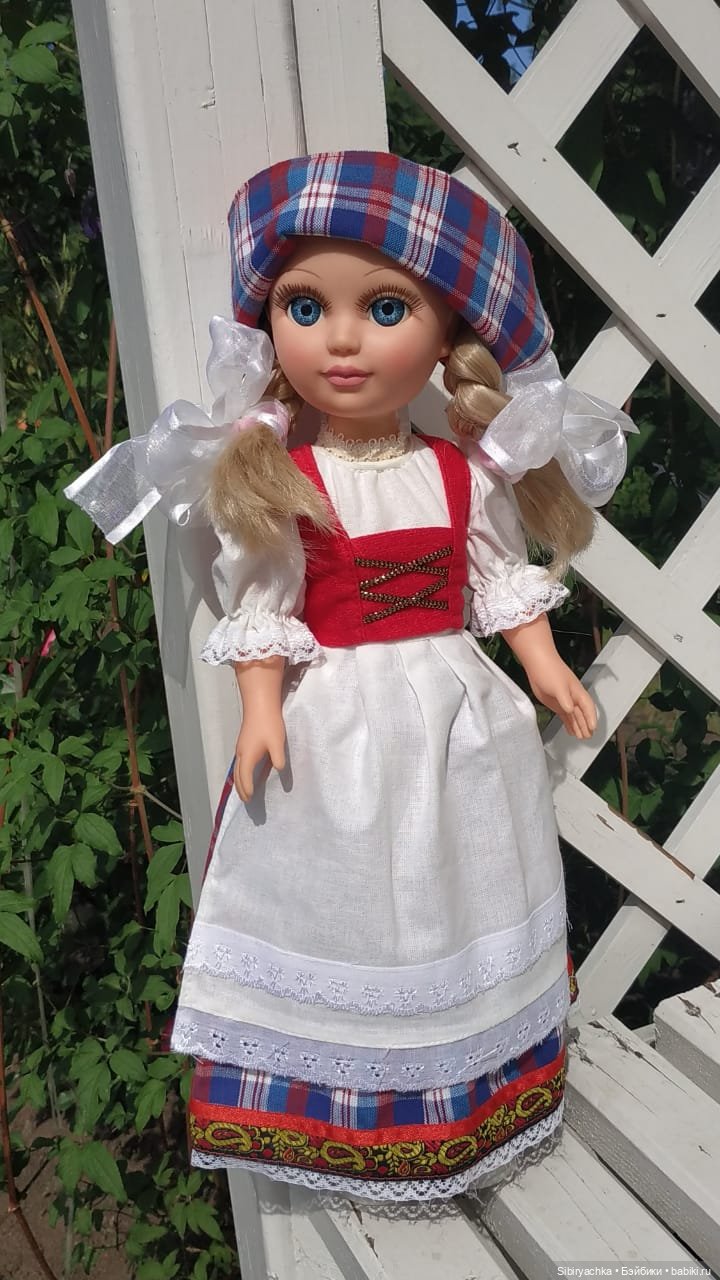 Настенька на прогулке — Российские куклы Весна (фото 8)