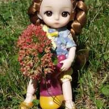 Глаша на прогулке.