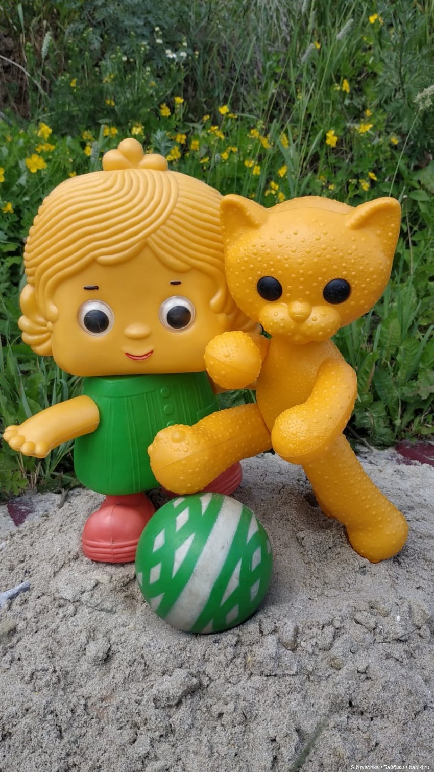 Беззаботное лето Дуняши и кошечки Мурочки