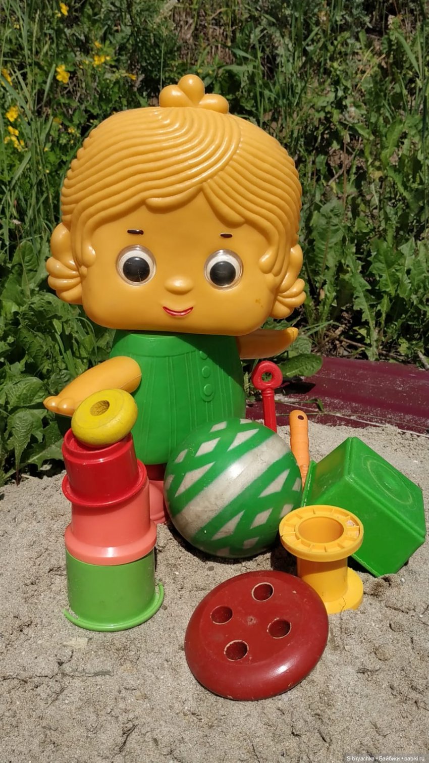 Беззаботное лето Дуняши и кошечки Мурочки