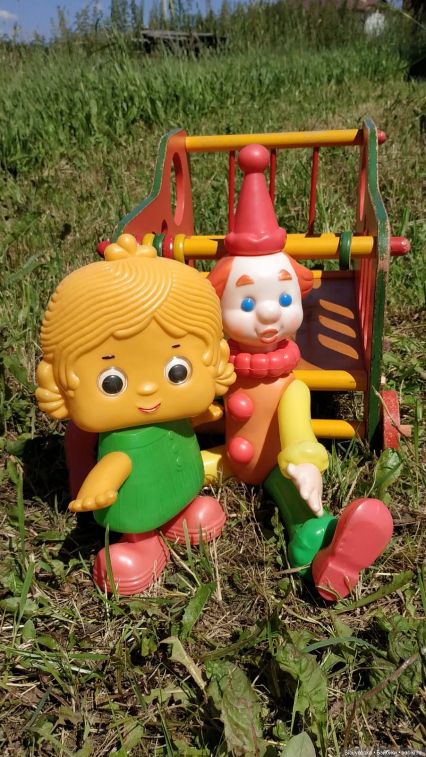 Дуняша ждала, ждала и дождалась своего папу