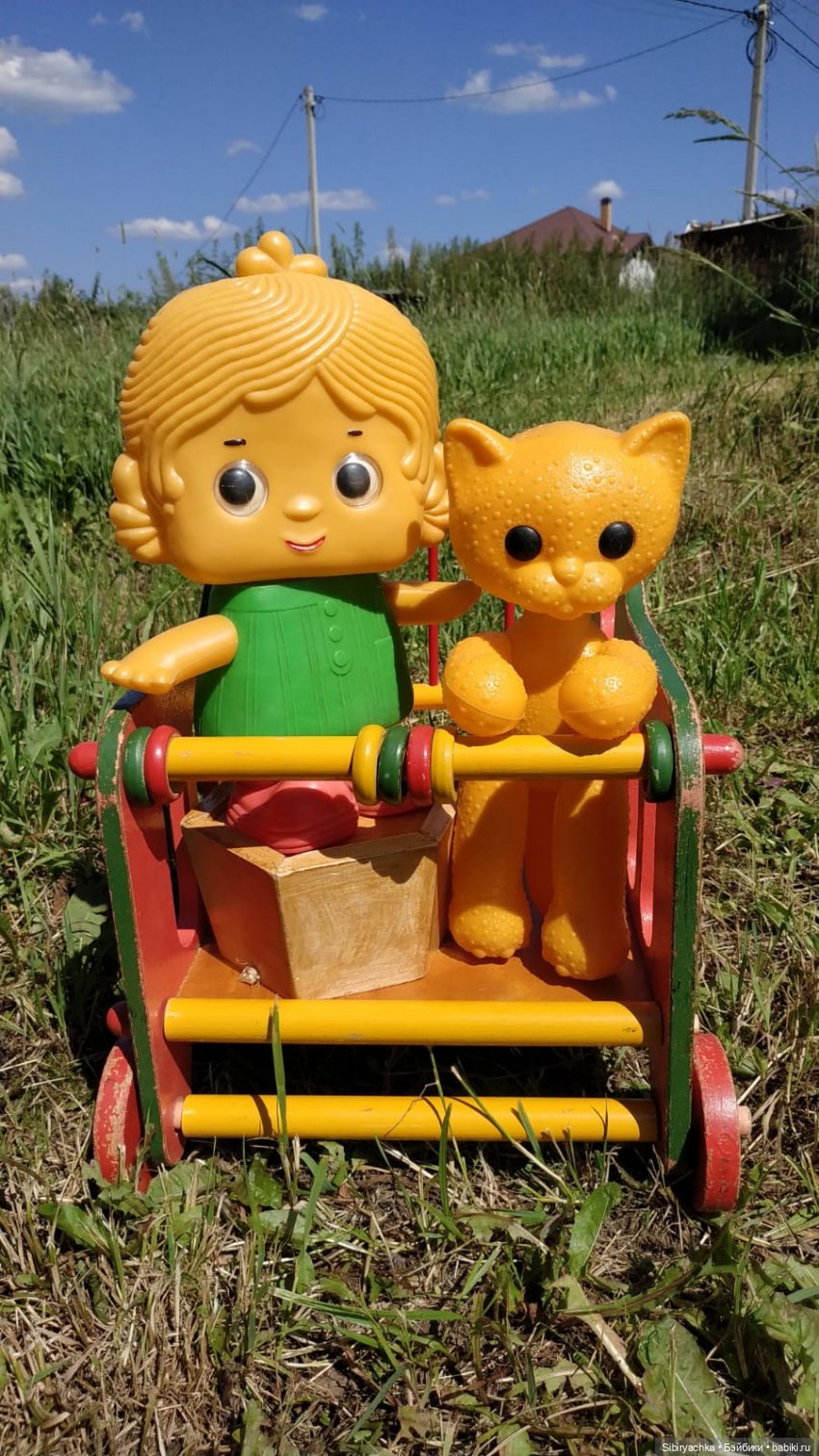 Дуняша ждала, ждала и дождалась своего папу