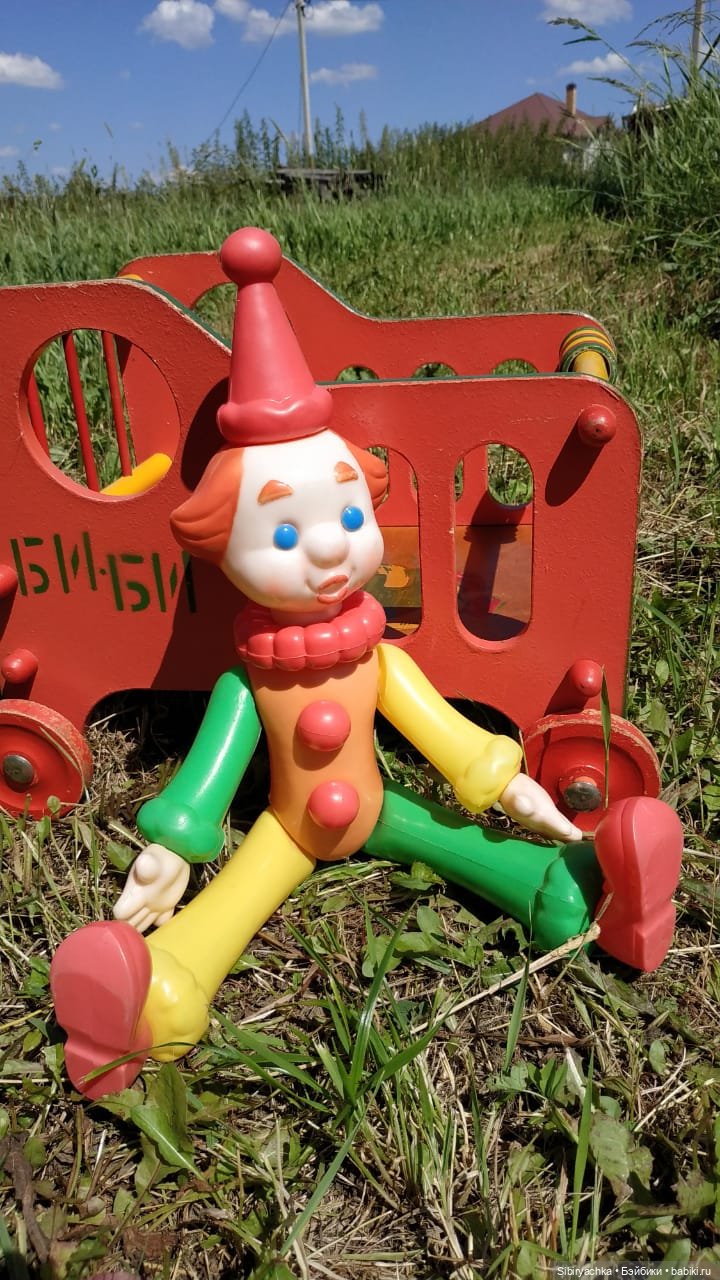 Дуняша ждала, ждала и дождалась своего папу