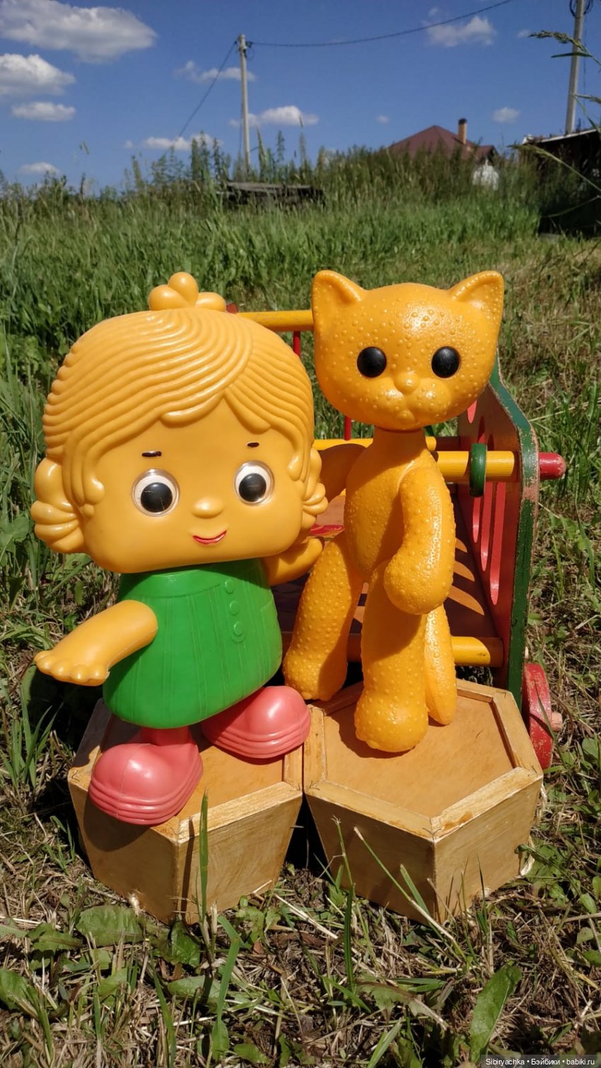 Дуняша ждала, ждала и дождалась своего папу