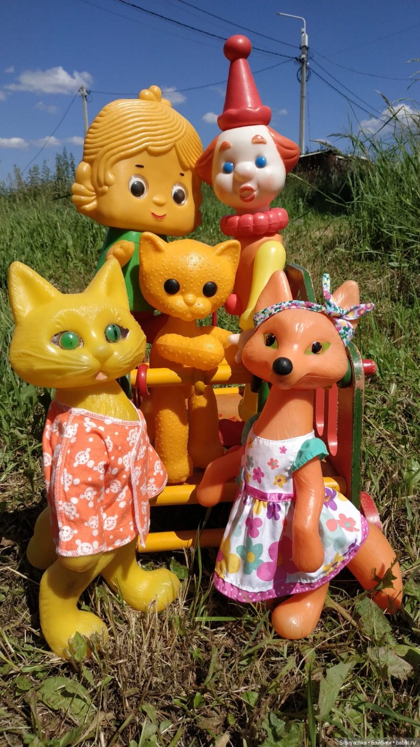 Дуняша ждала, ждала и дождалась своего папу