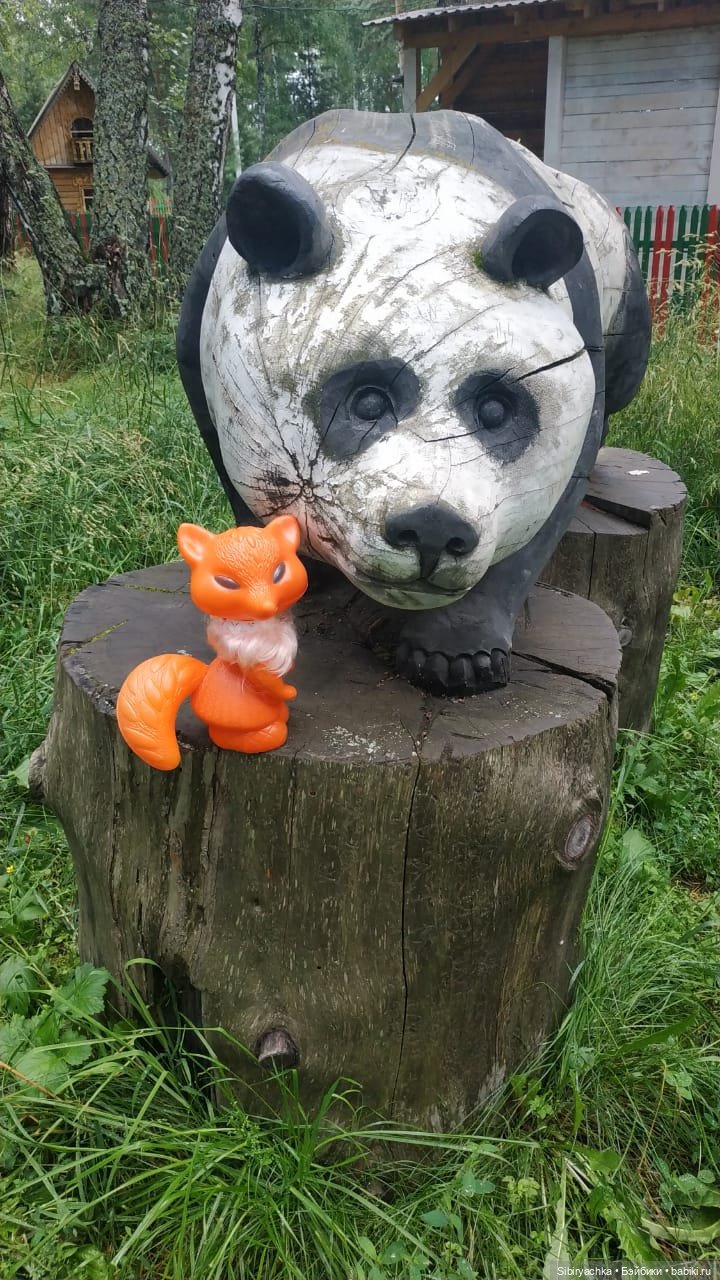 Небольшая прогулка Лисички-сестрички по деревне "Радость"