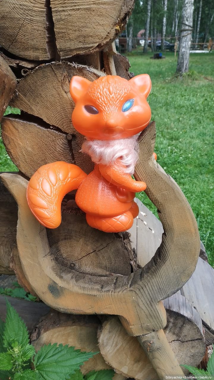 Небольшая прогулка Лисички-сестрички по деревне "Радость"