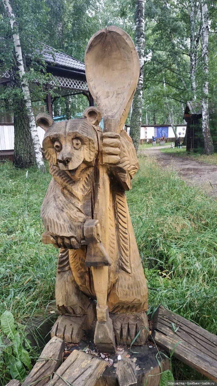 Небольшая прогулка Лисички-сестрички по деревне "Радость"