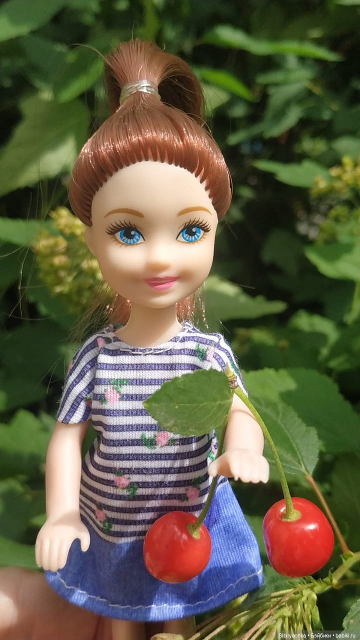 Летняя прогулка Анечки и Яночки