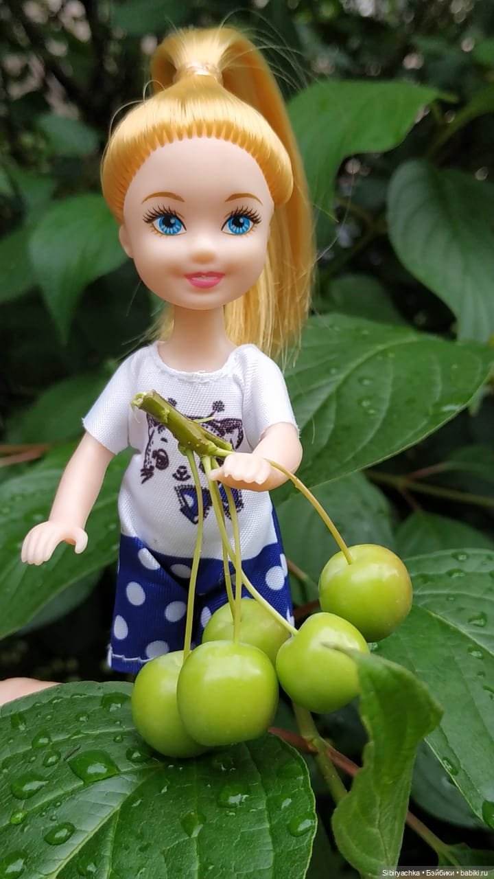 Летняя прогулка Анечки и Яночки