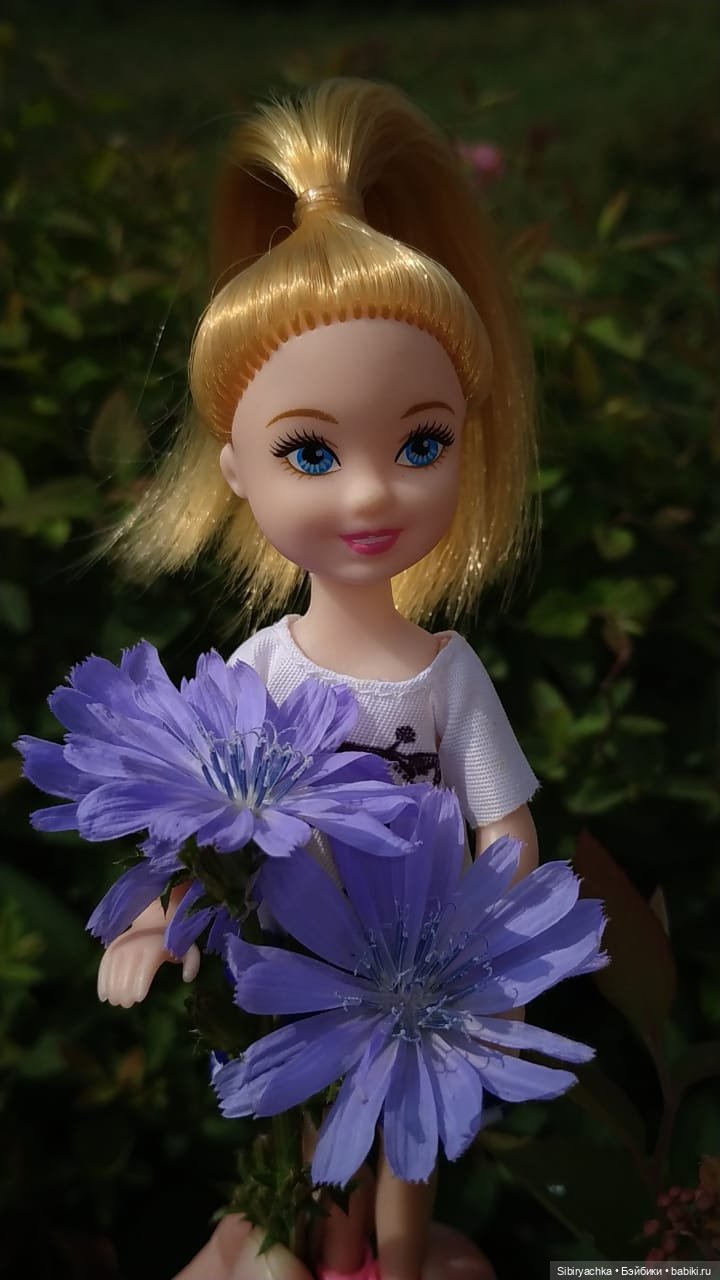 Летняя прогулка Анечки и Яночки