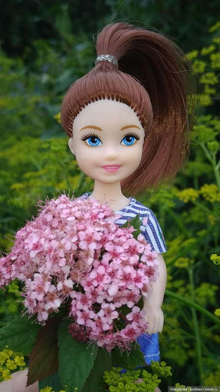 Летняя прогулка Анечки и Яночки