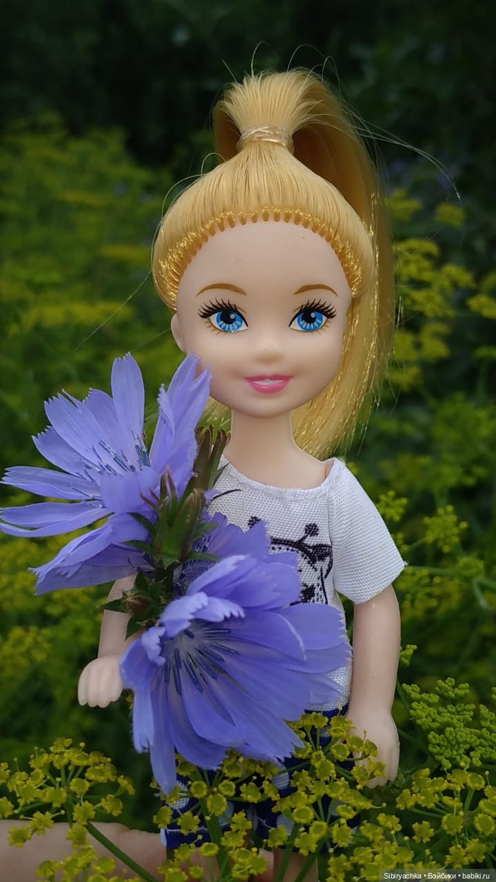 Летняя прогулка Анечки и Яночки