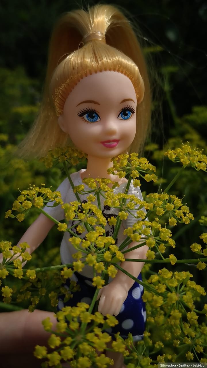 Летняя прогулка Анечки и Яночки