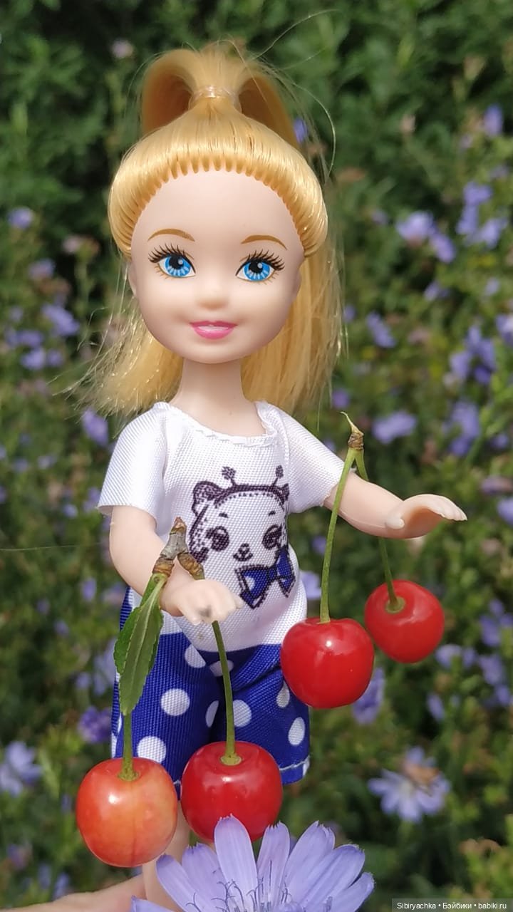 Летняя прогулка Анечки и Яночки