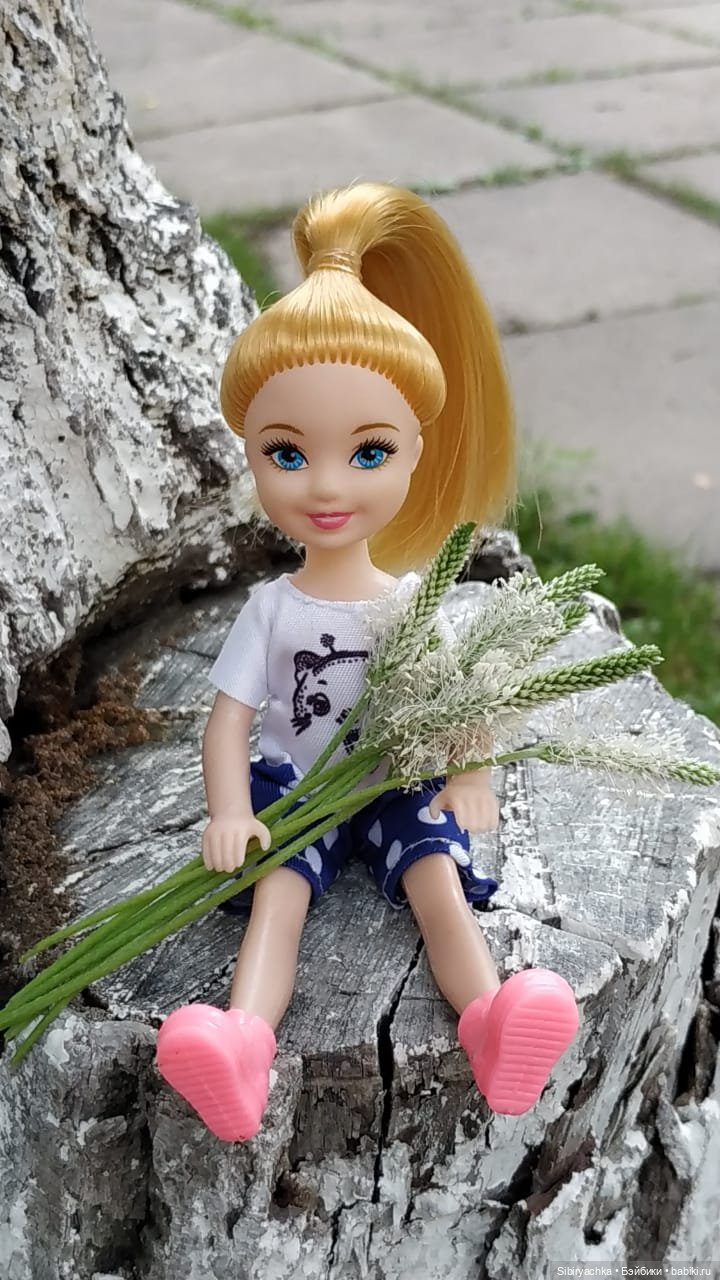 Летняя прогулка Анечки и Яночки