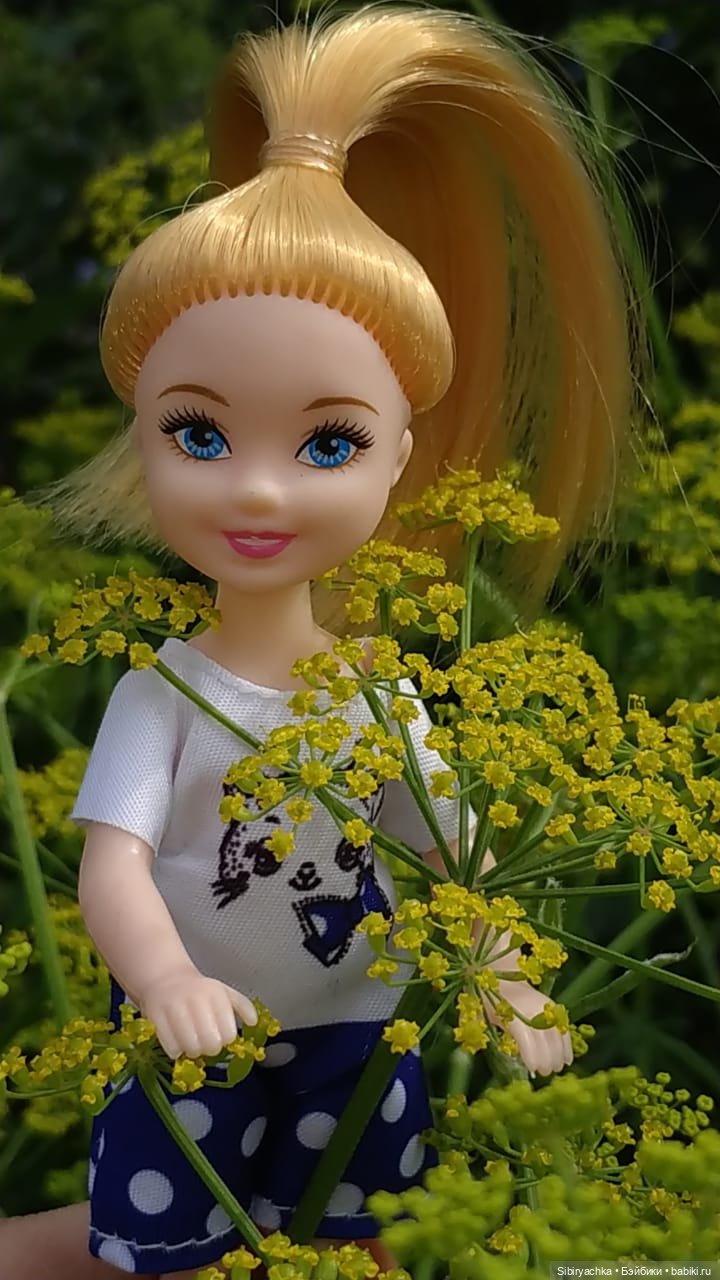 Летняя прогулка Анечки и Яночки