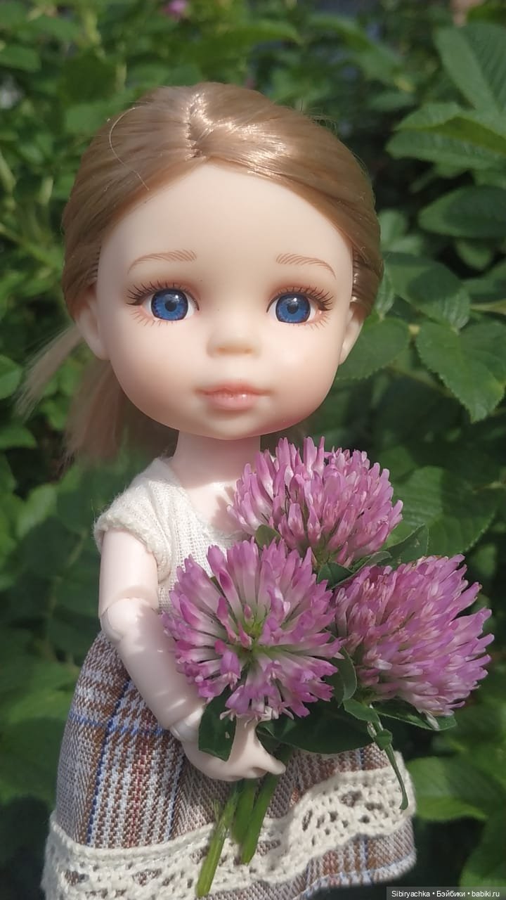 Летние прогулки Лизоньки и Полины