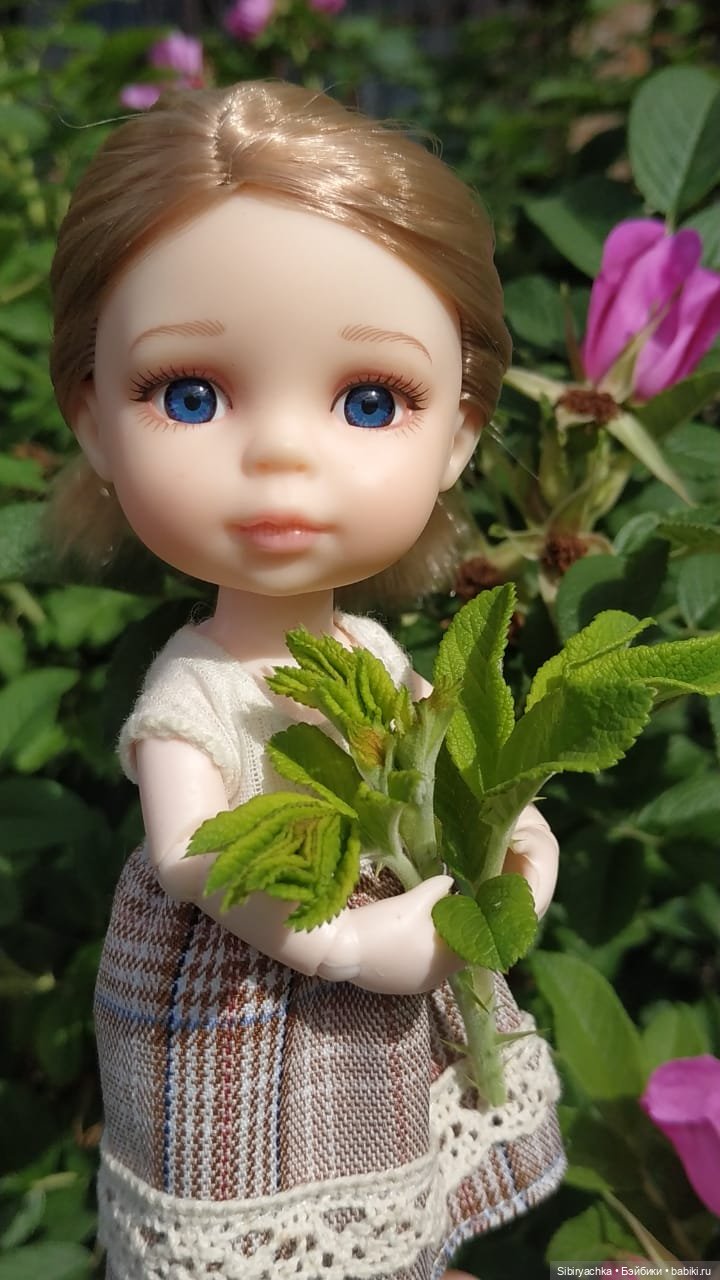 Летние прогулки Лизоньки и Полины