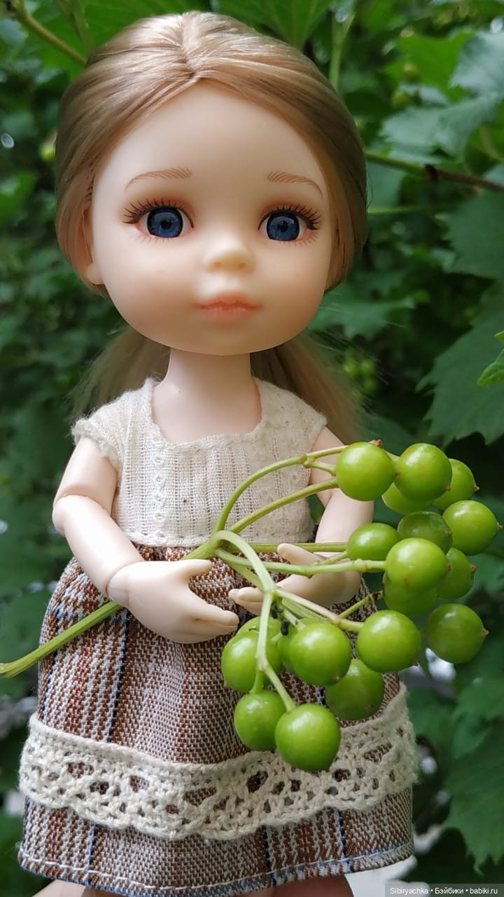 Летние прогулки Лизоньки и Полины