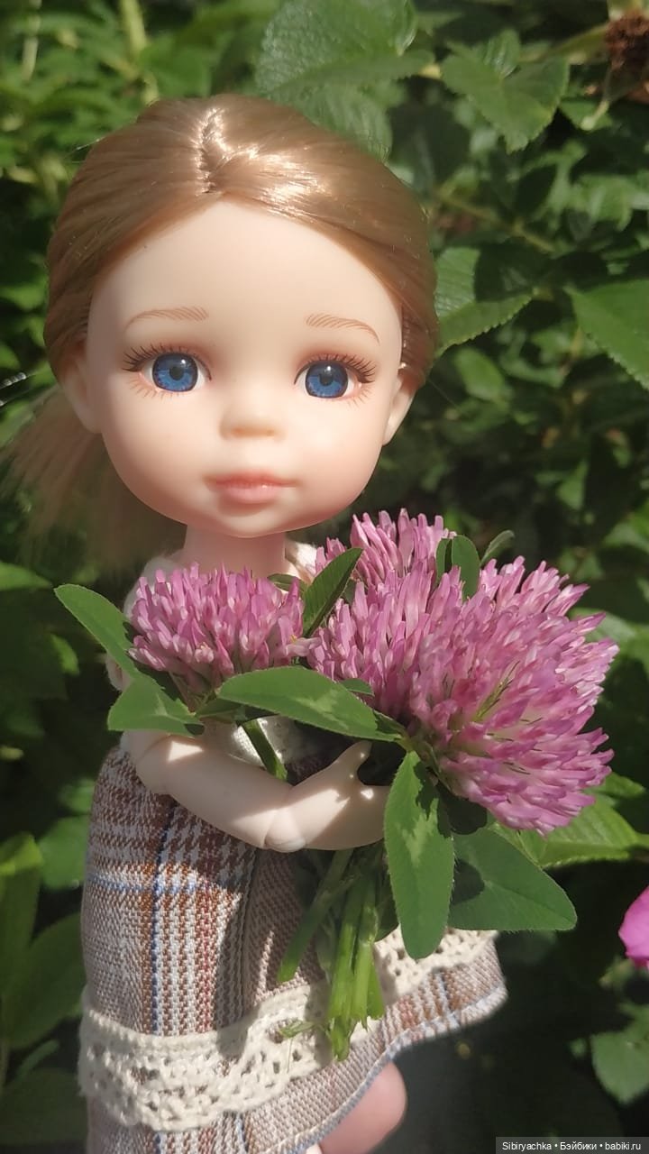 Летние прогулки Лизоньки и Полины