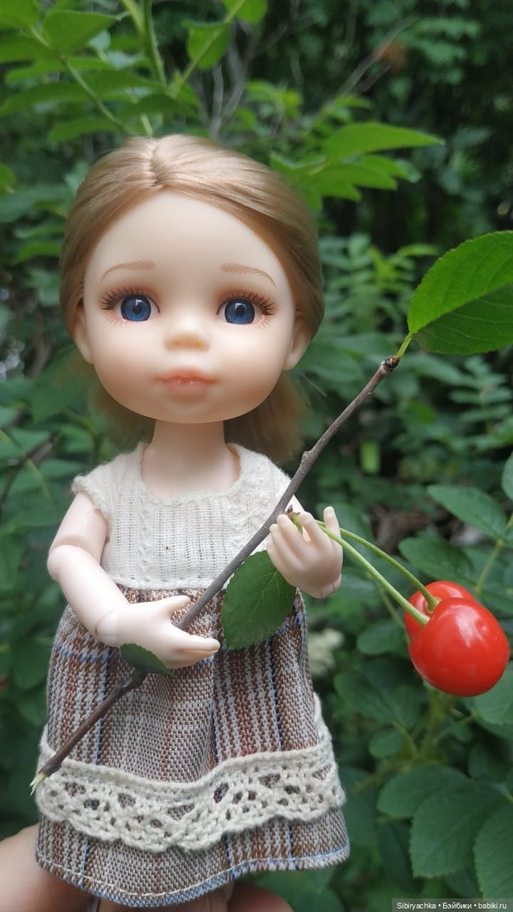 Летние прогулки Лизоньки и Полины