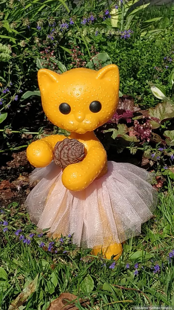 Кошечка Мурочка радуется лету и теплу (фото 10)