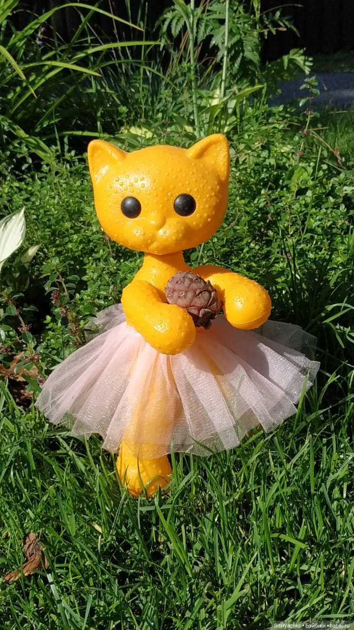 Кошечка Мурочка радуется лету и теплу (фото 9)