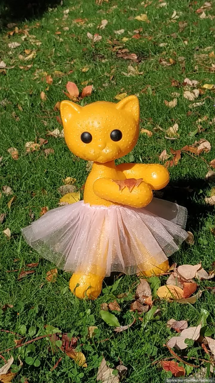 Кошечка Мурочка радуется лету и теплу (фото 7)